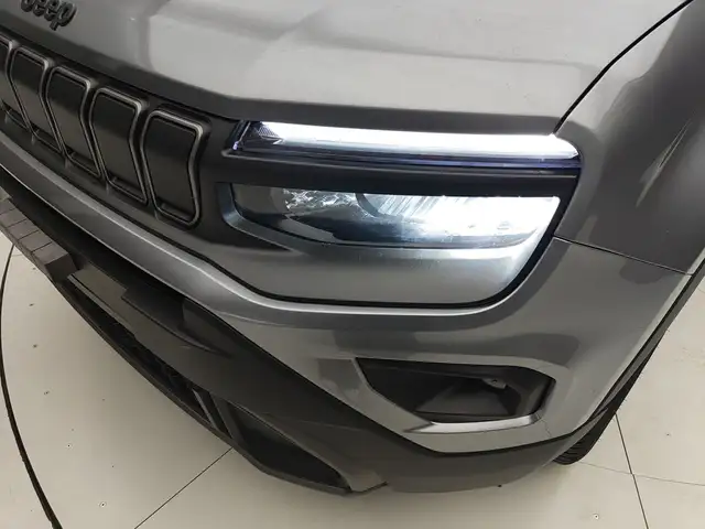Jeep Avenger view 29