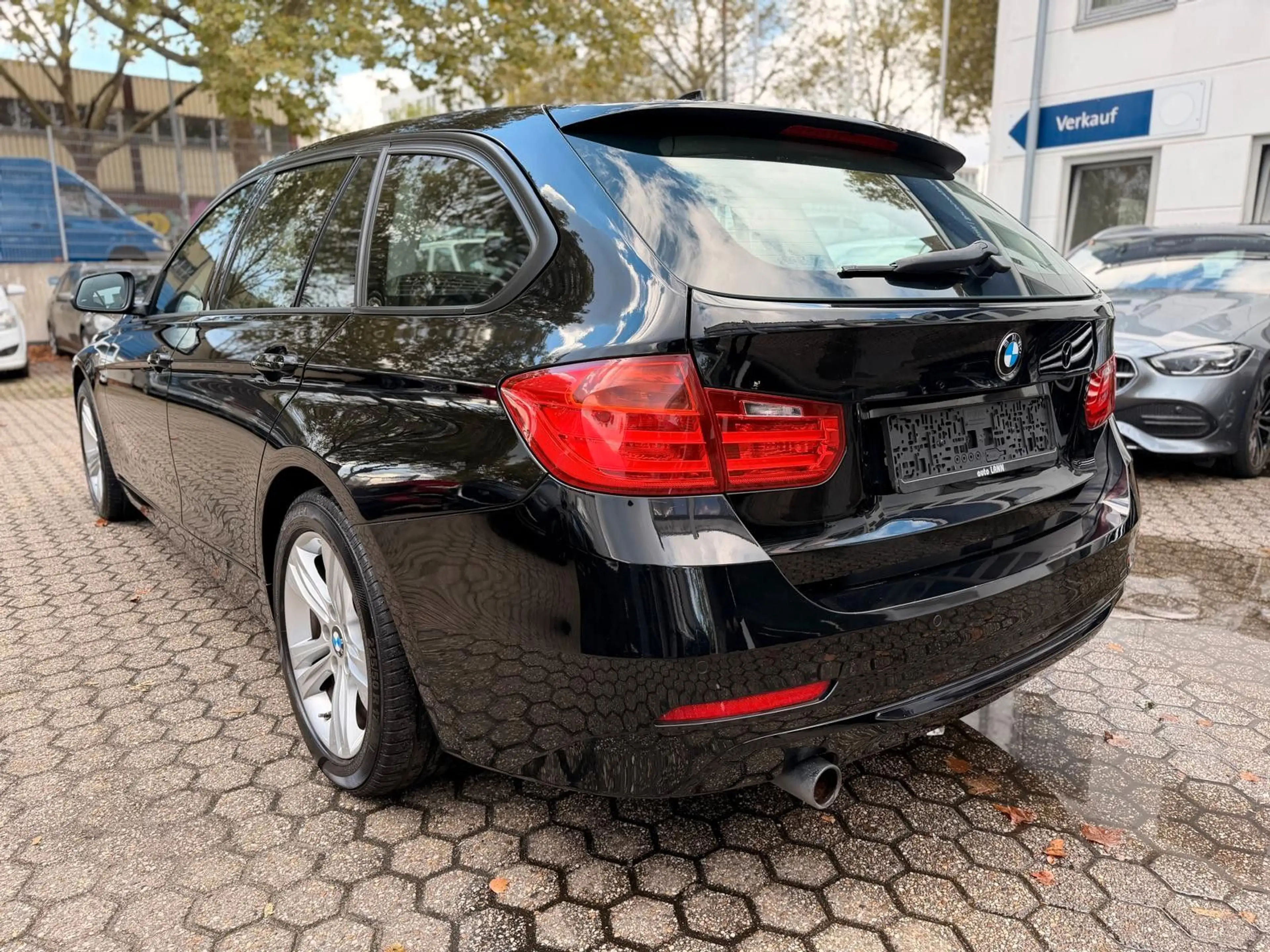 BMW 318 d T Sport Xenon/Keyless/PDC/LED — photo 4