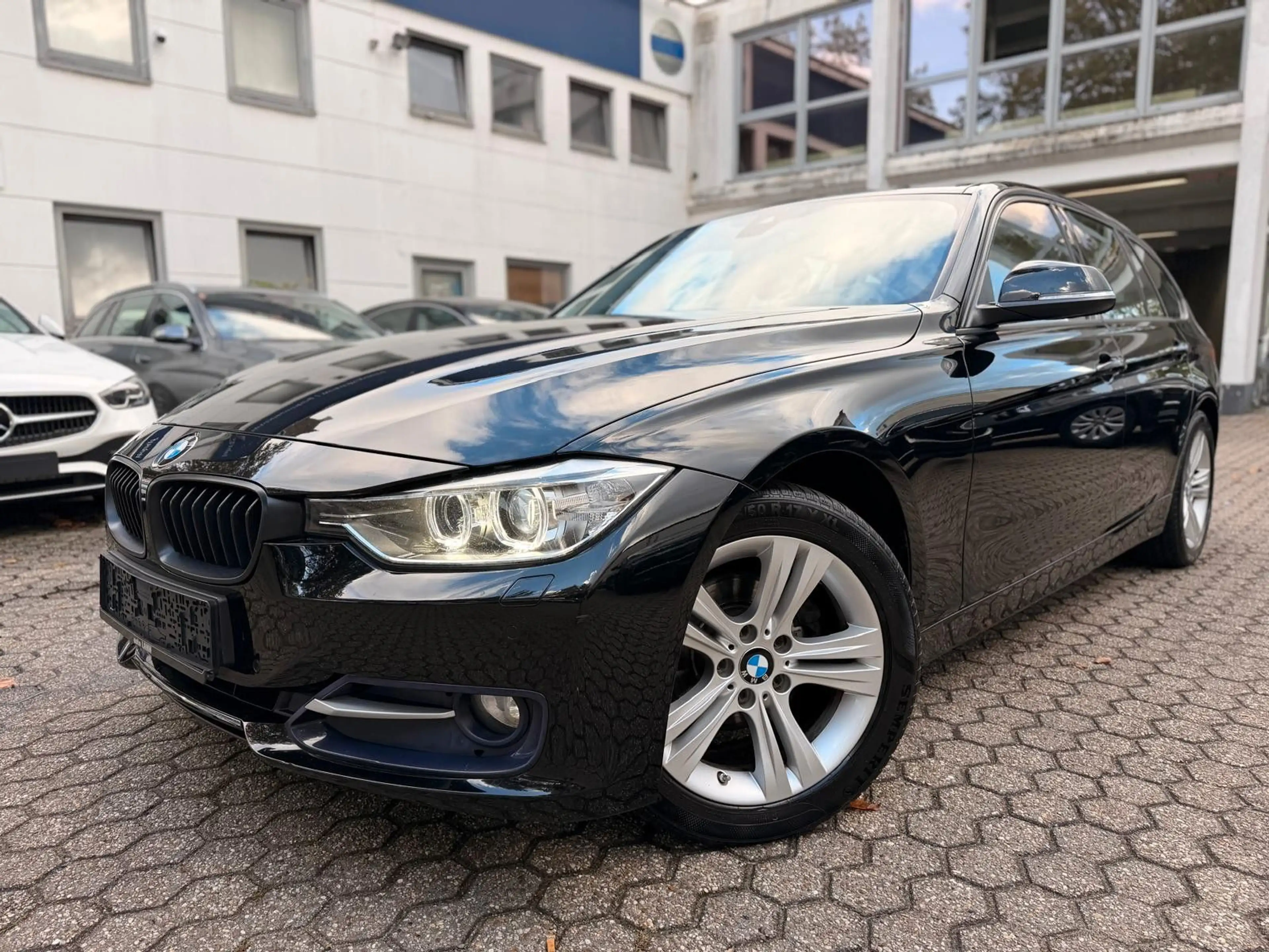 BMW 318 d T Sport Xenon/Keyless/PDC/LED