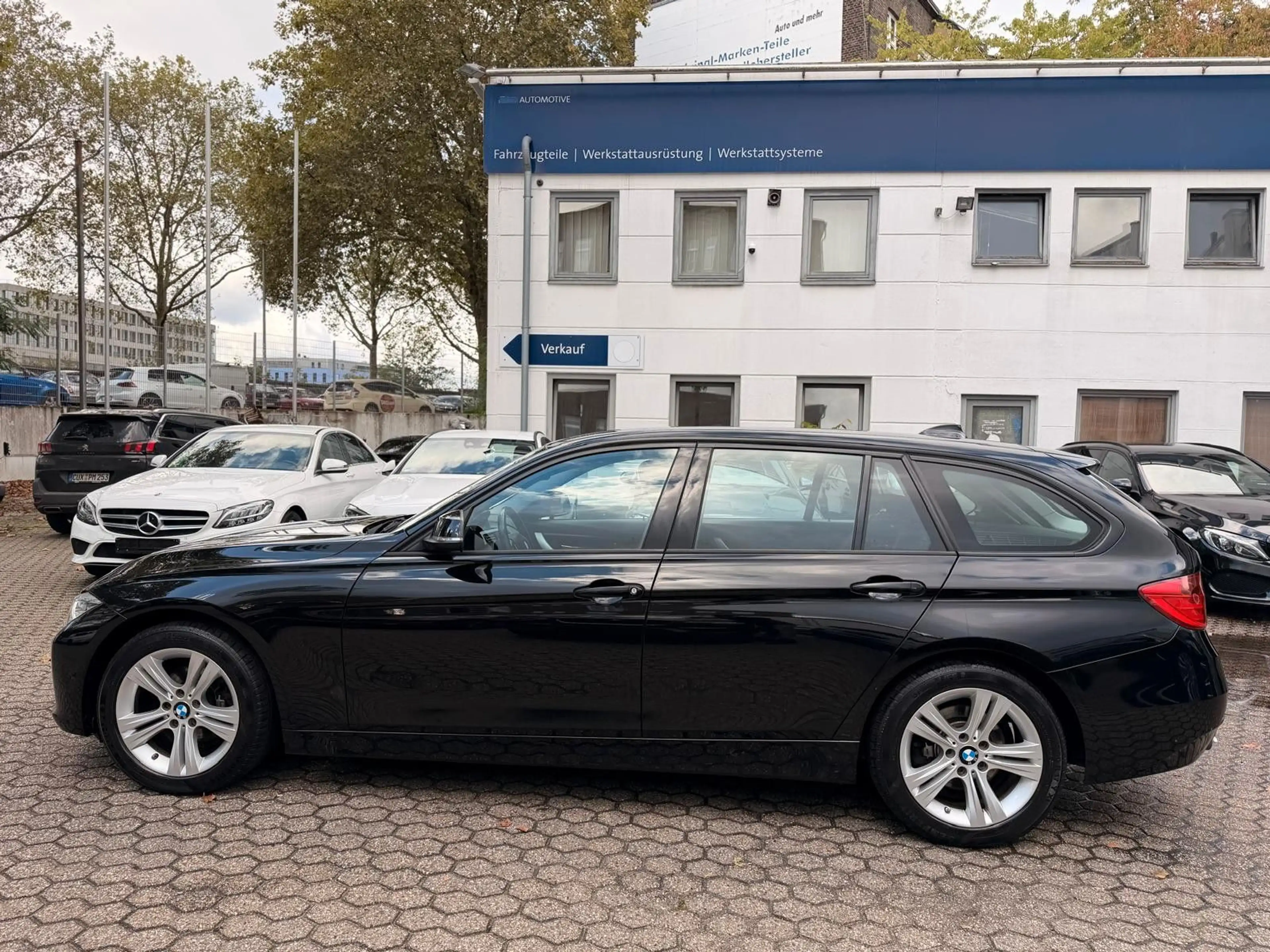 BMW 318 d T Sport Xenon/Keyless/PDC/LED — photo 3