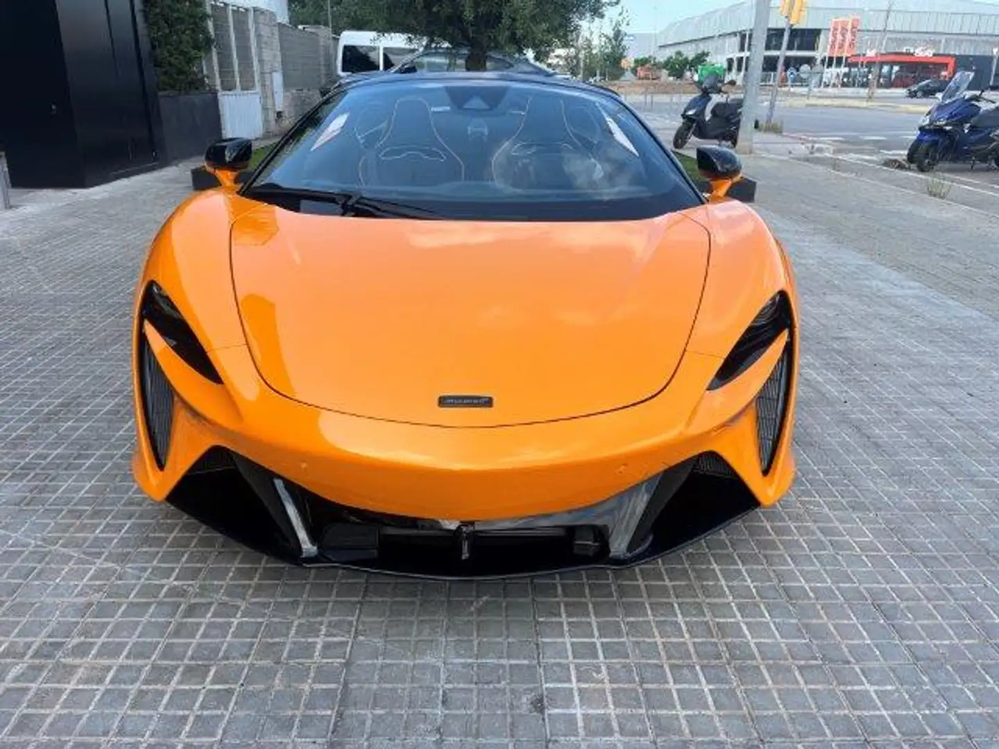 McLaren Artura Naranja - 2
