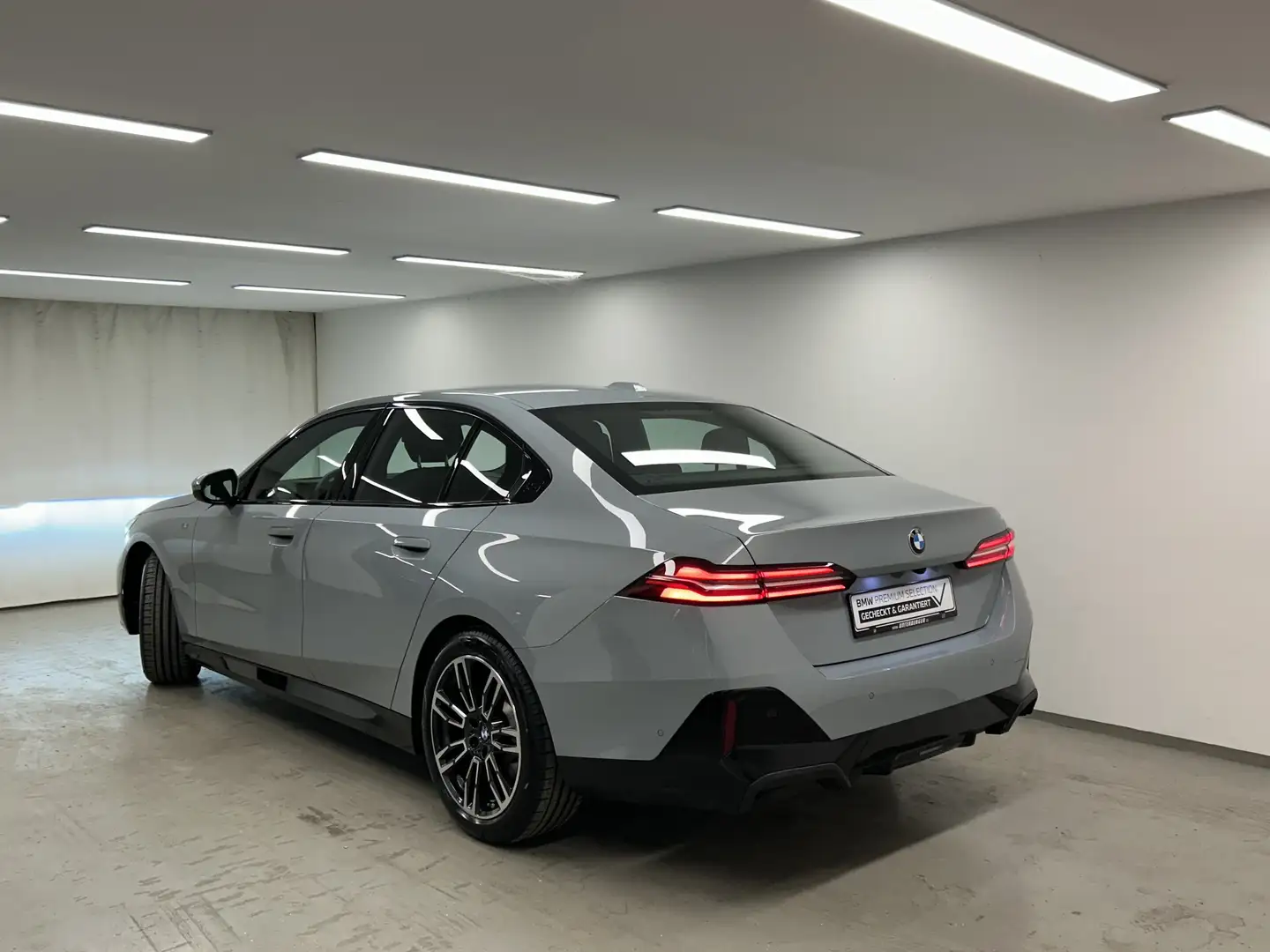 BMW 520 i M Sportpaket Harman/Kardon LED AHK PA Plus Memor Grau - 2