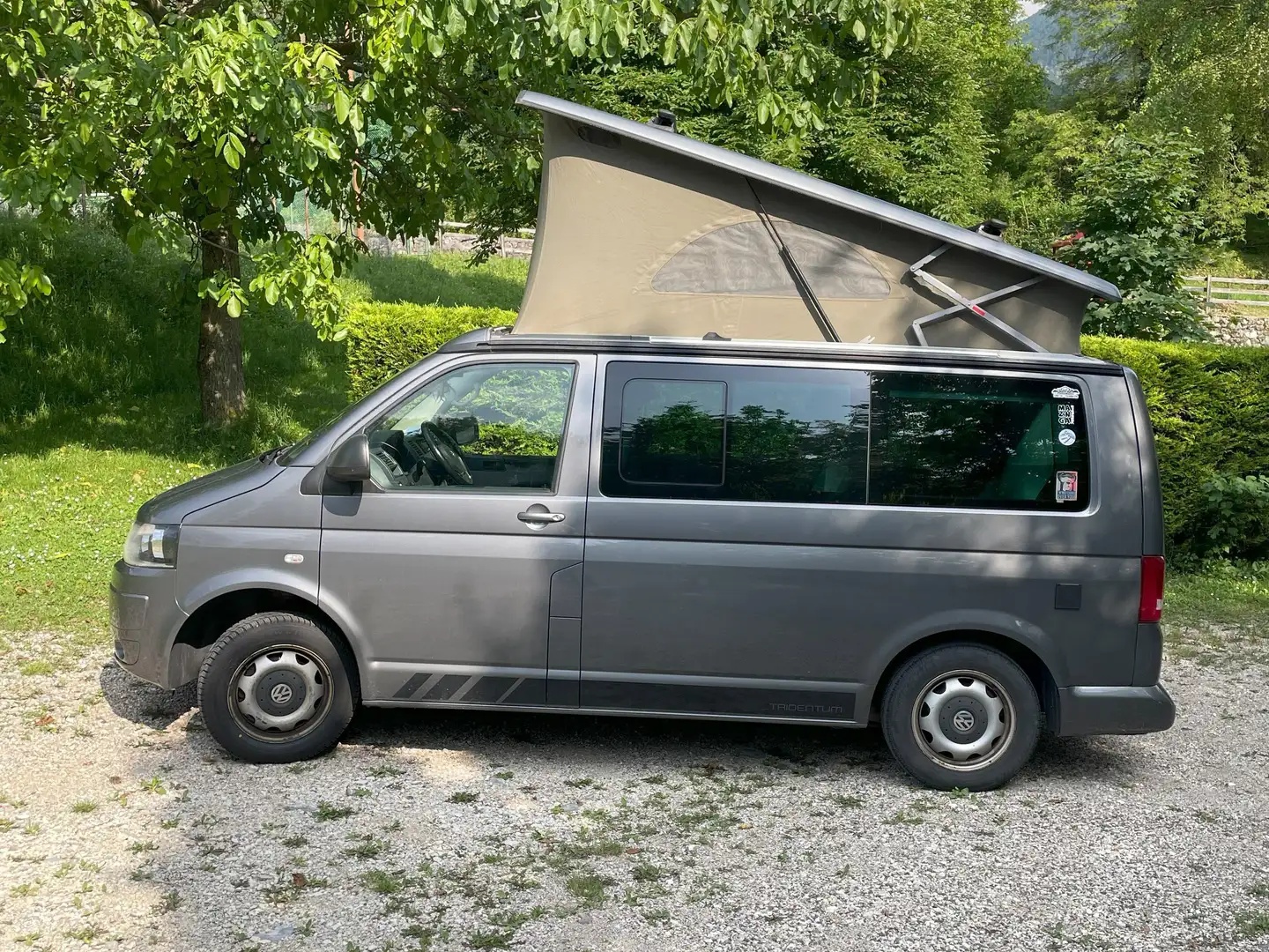 Volkswagen T5 California Gri - 1