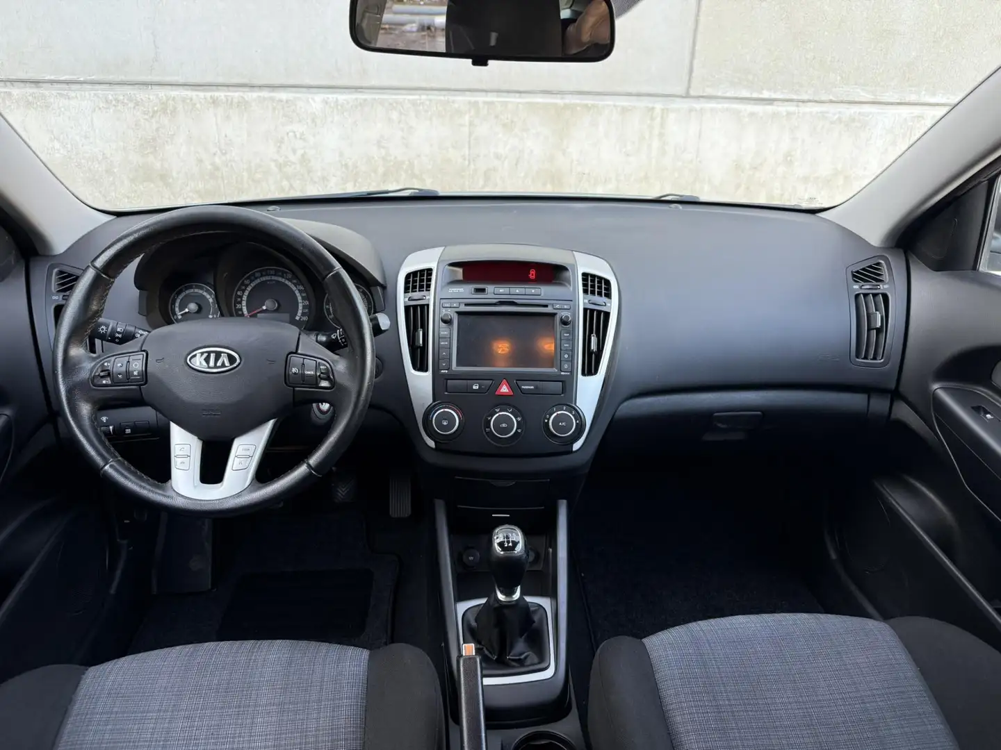 Kia Ceed / cee'd 1.4 CVVT X-ecutive, Airco, APK, Bluetooth Grau - 2