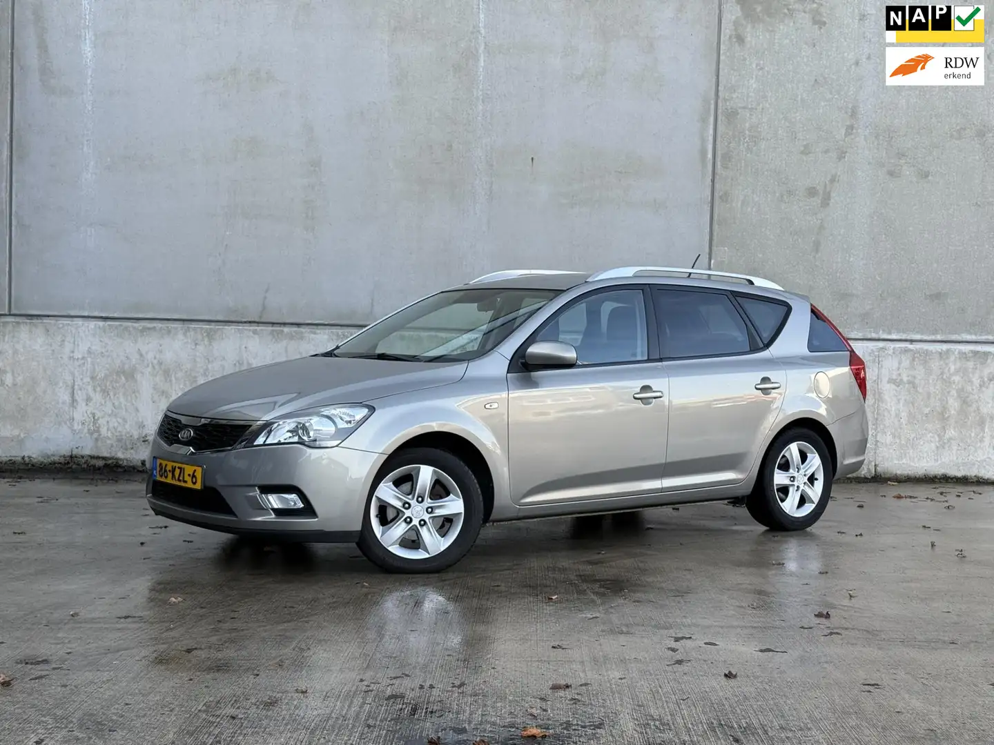Kia Ceed / cee'd 1.4 CVVT X-ecutive, Airco, APK, Bluetooth Grau - 1