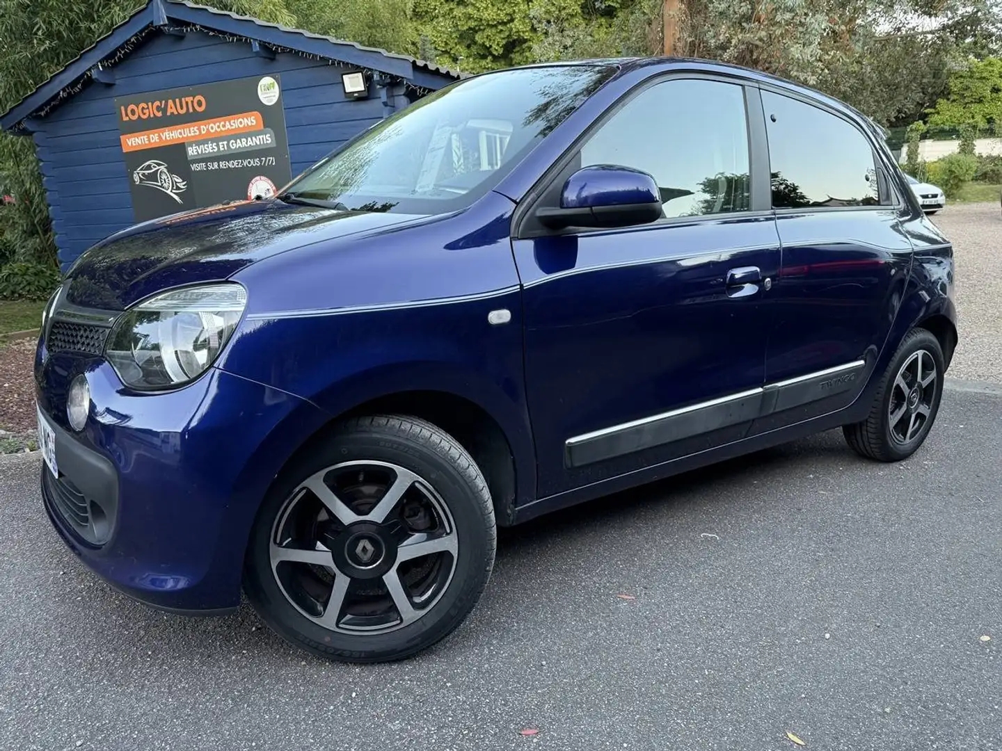 Renault Twingo III 1.0 70ch  Cosmic eco² Rojo - 2
