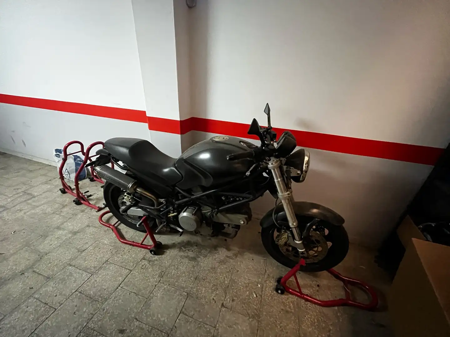 Ducati Monster 620 - 1
