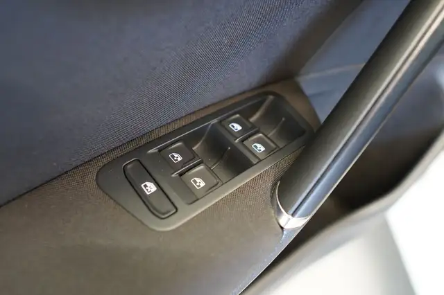 Volkswagen Golf view 14