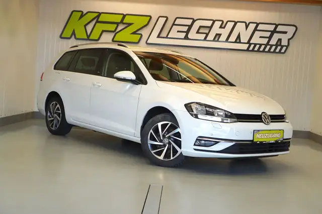 Volkswagen Golf view 3