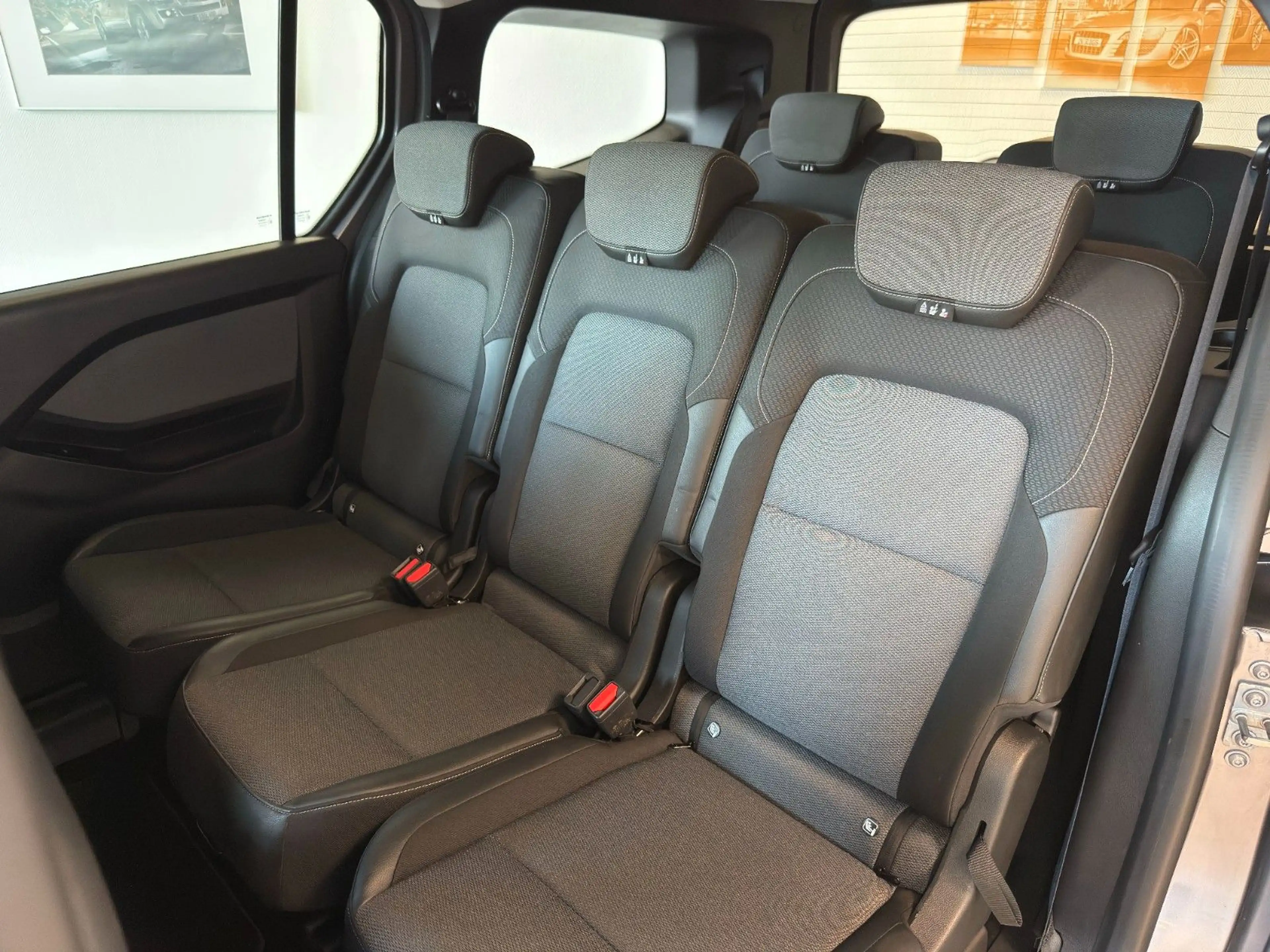 Renault Kangoo Grand Kangoo TCe 130 Equilibre*7Sitzer*Kam* — photo 15