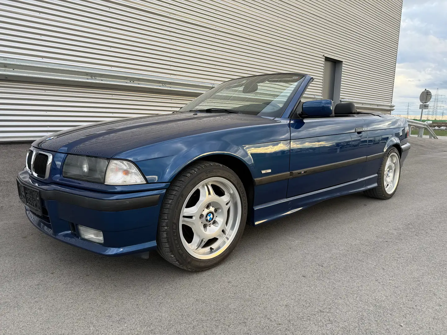 BMW 328 i Cabrio M-Paket ID:81 Blue - 2