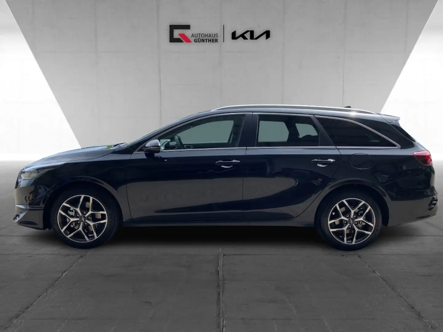 Kia Ceed SW / cee'd SW Sportswagon Ultimate Edition 1.5 T-GDI MHEV Style Schwarz - 2