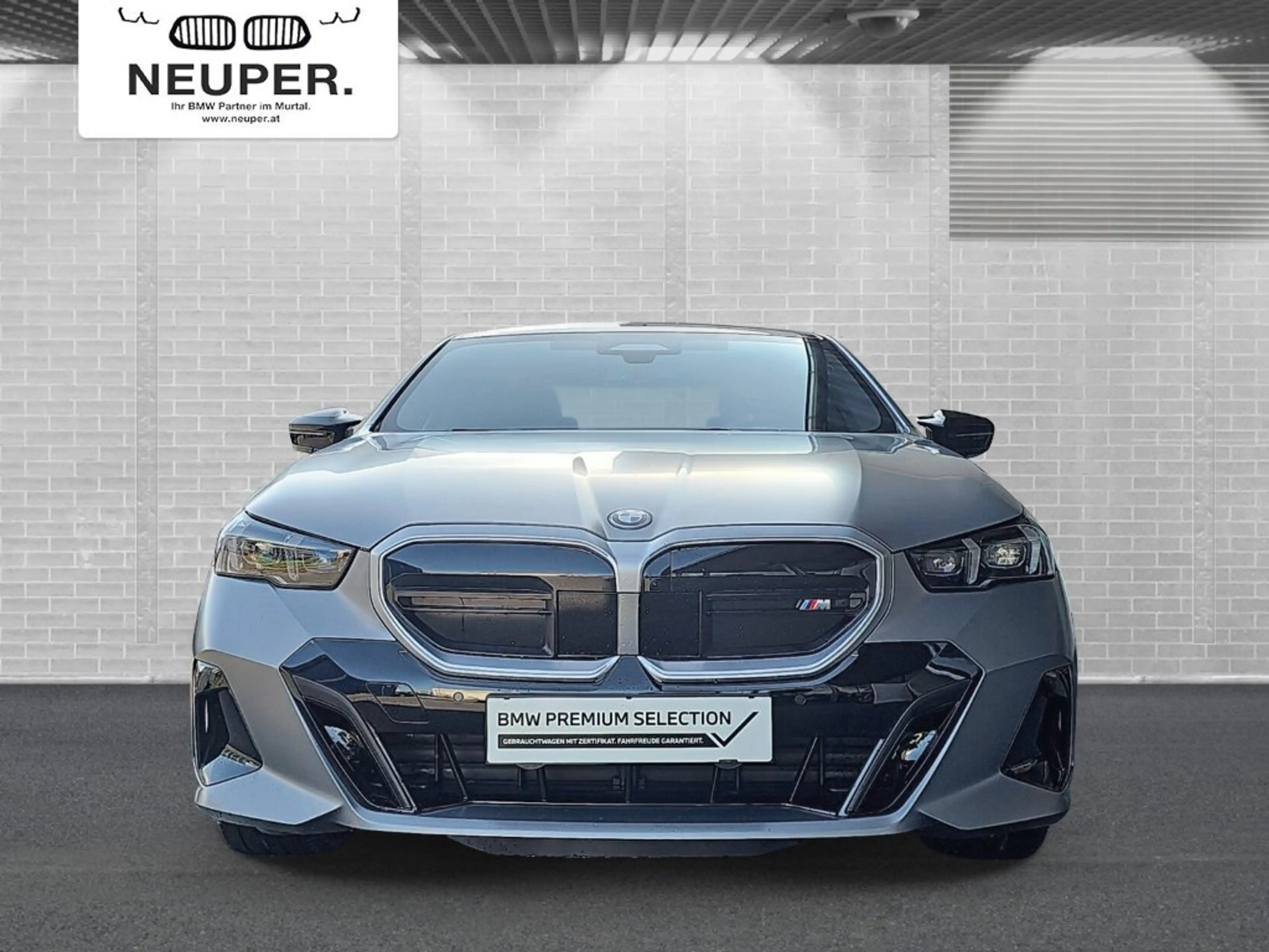 BMW i5 M60 xDrive — photo 2