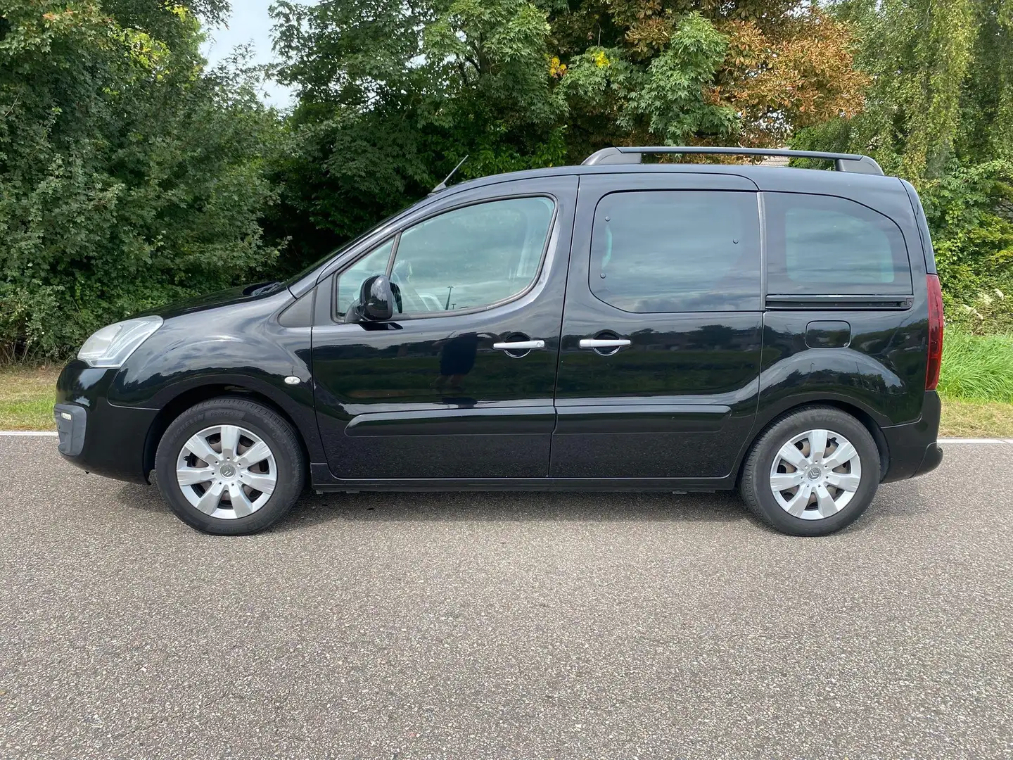 Citroen Berlingo 1.2 PureTech XTR Zwart - 2