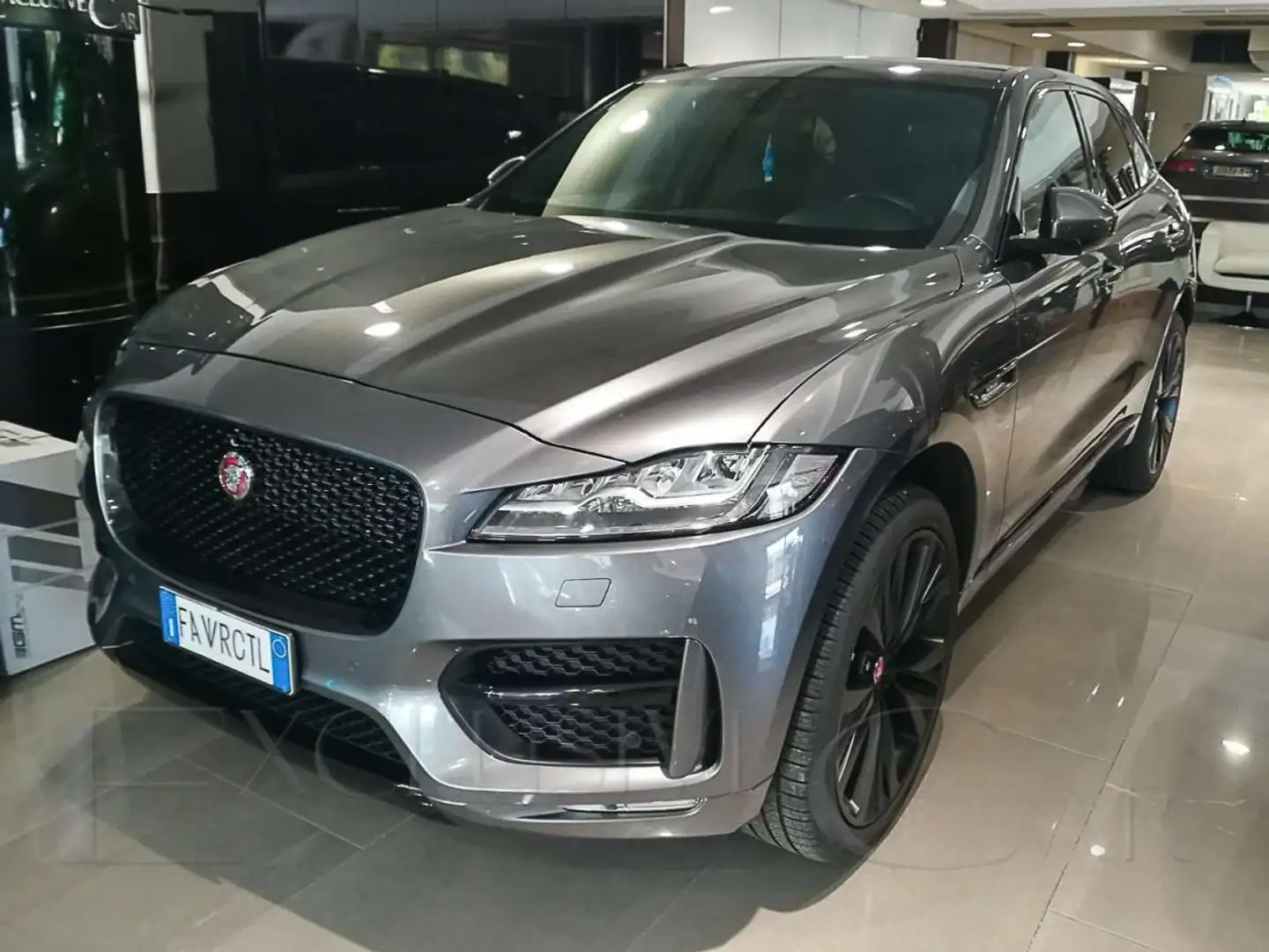 Jaguar F-Pace 2.0 R-Sport awd 240cv FASCE DA SOSTITUIRE Сірий - 1