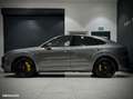 Porsche Cayenne COUPE TURBO S E-HYBRID 4.0i V8 680 CH TIPTRONIC S8 PACK SPORT ALLÉGÉE CARBONE+ROUE DIRECTRICE+JA 22+FEUX MATRIX+PCCB+SOFT Gris - thumbnail 2