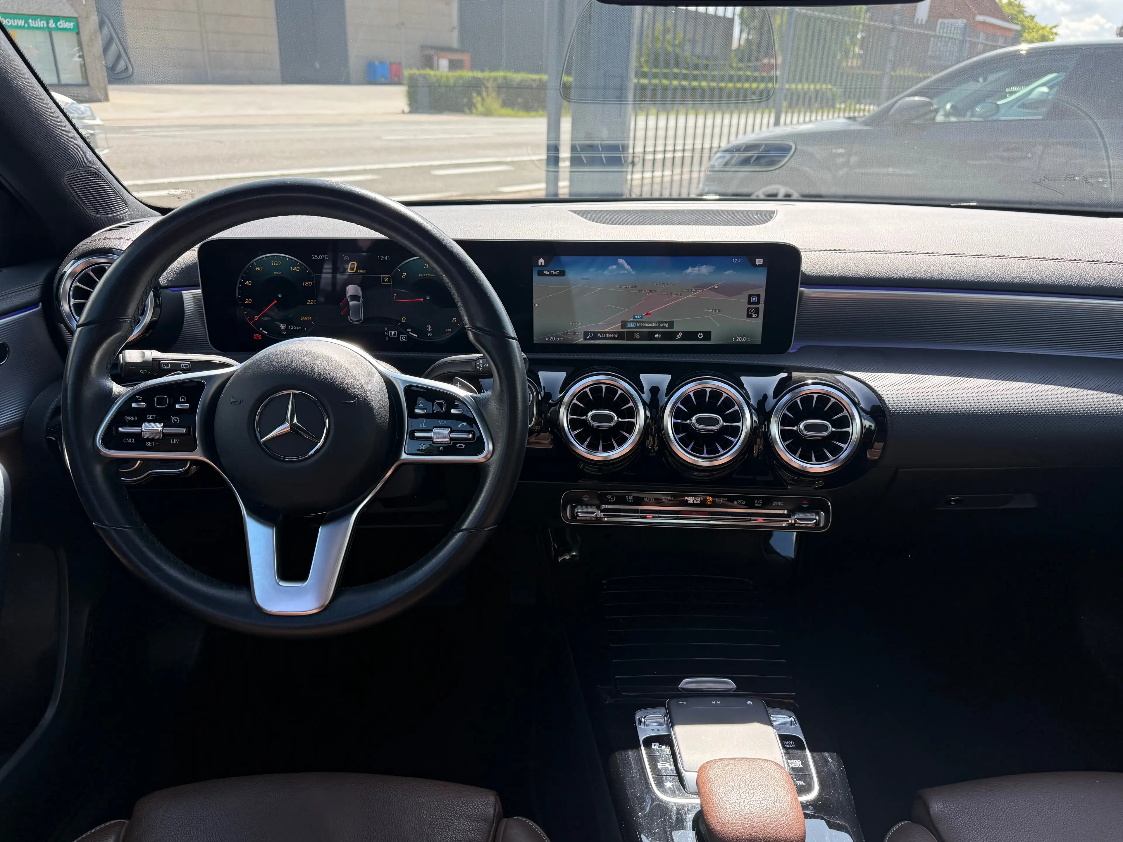 Mercedes-Benz A 180 d Autom. Panorama Leder DAB+ Camera — photo 5