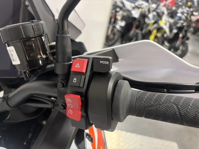 KTM 1390 Super Adventure - foto 8