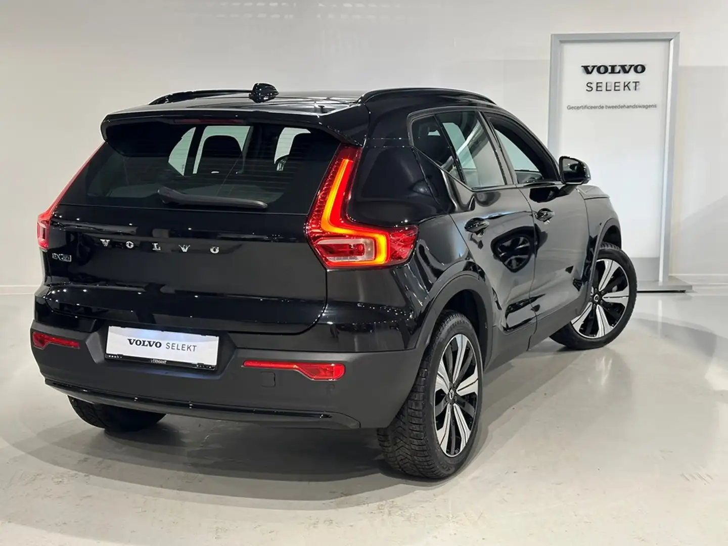 Volvo EX40 Recharge Plus Zwart - 2