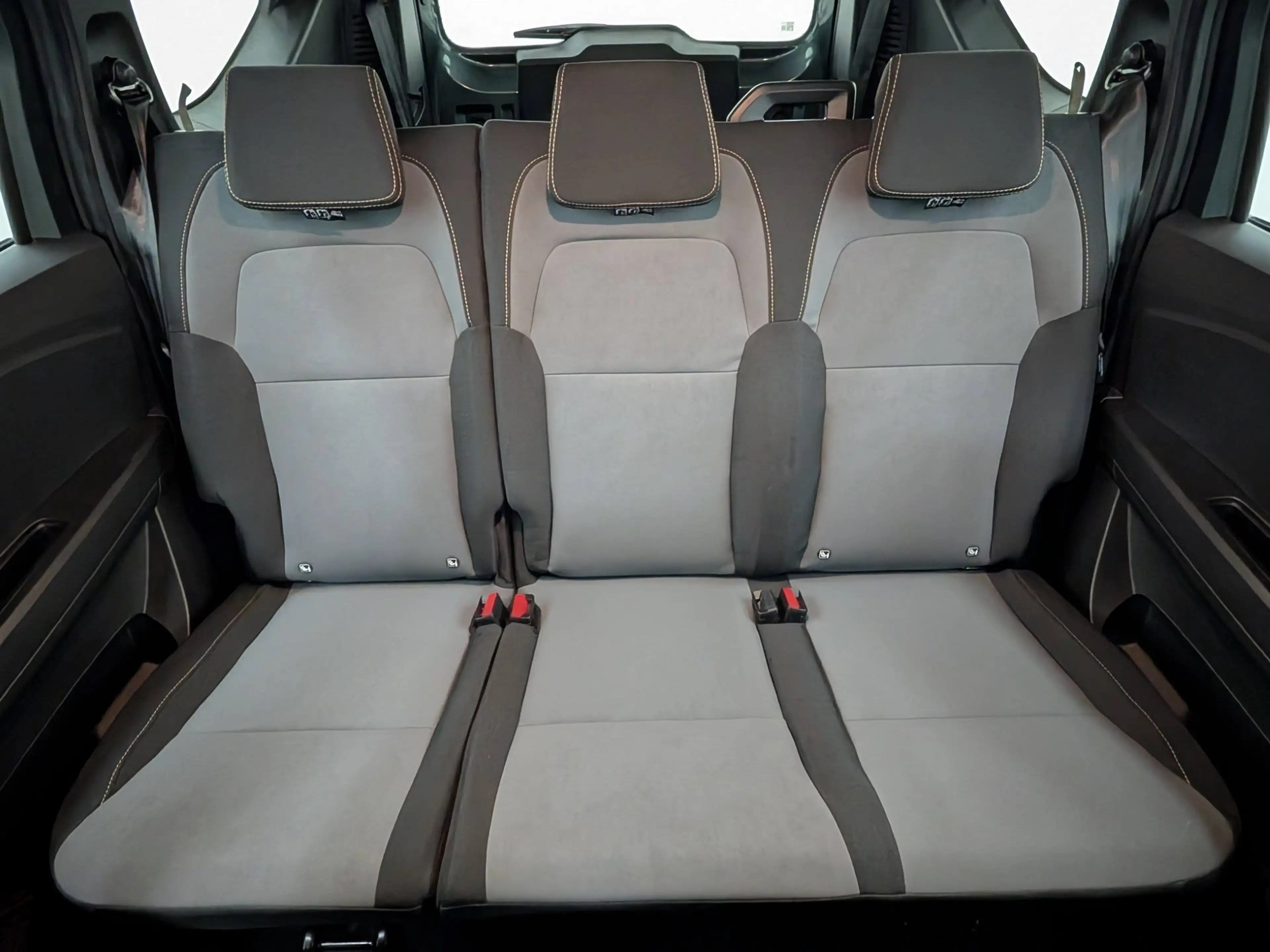 Dacia Jogger TCe 110 Extreme+ 7-Sitzer Navi SHZ — photo 13