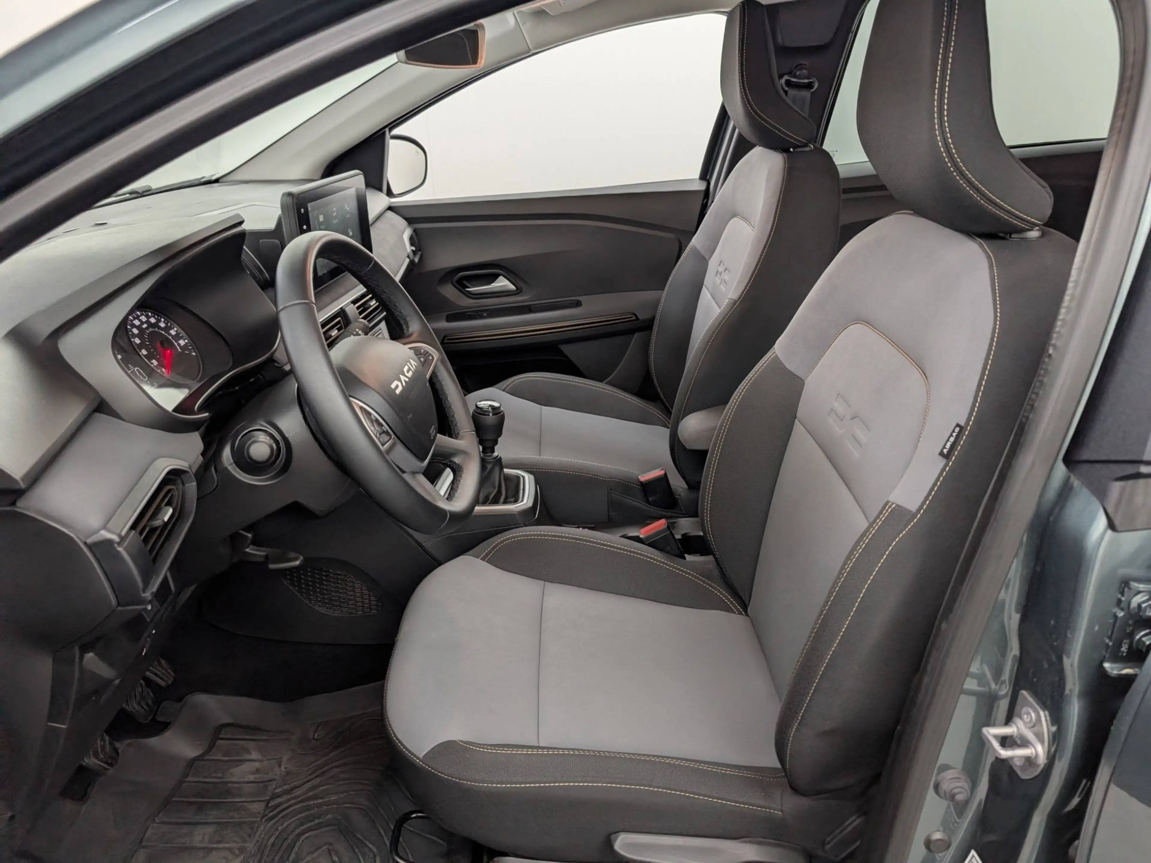 Dacia Jogger TCe 110 Extreme+ 7-Sitzer Navi SHZ — photo 8
