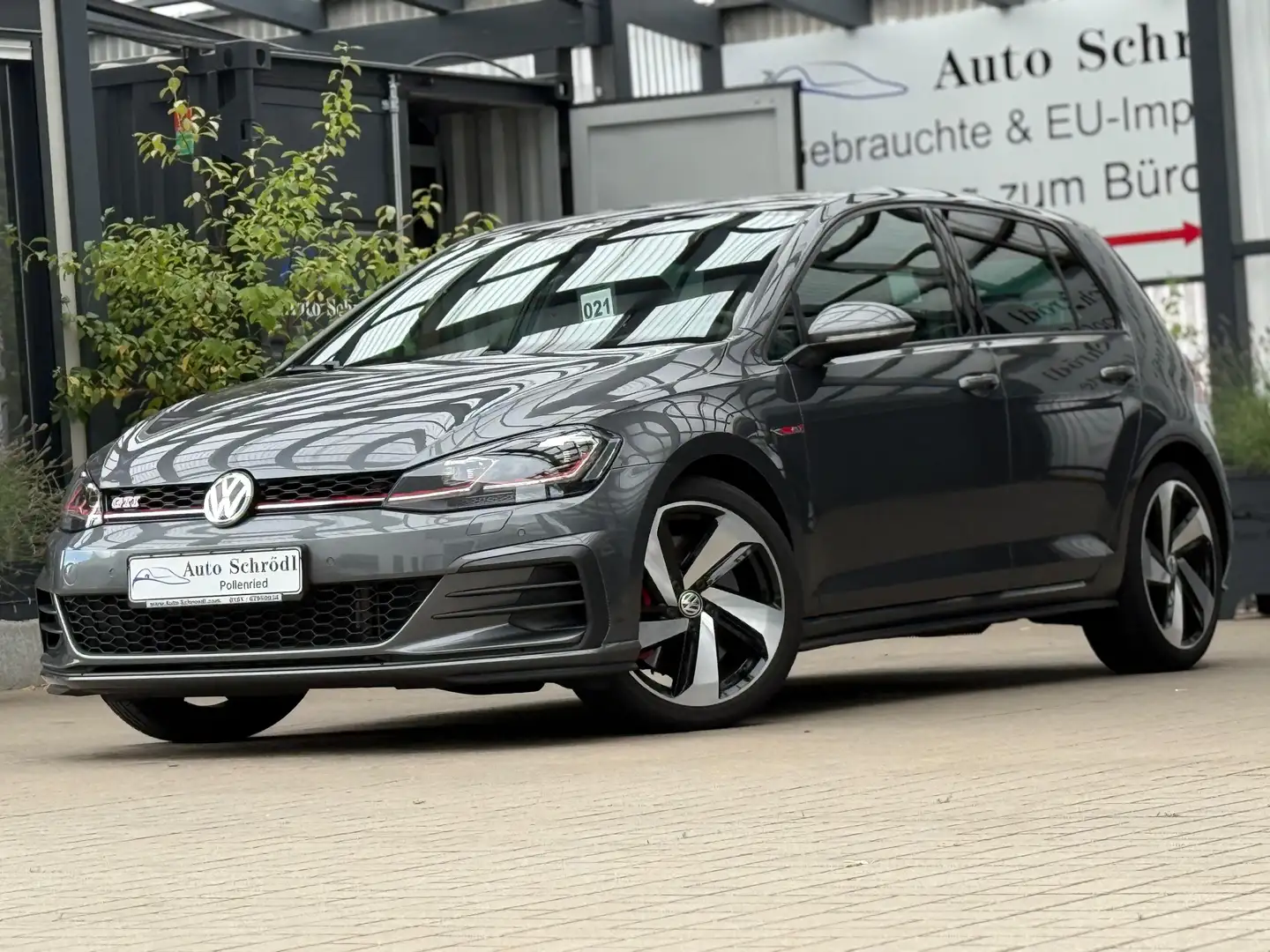 Volkswagen Golf GTI Performance 2.0 TSI DSG, Pano, ACC, DLA, Tot-W Grau - 1