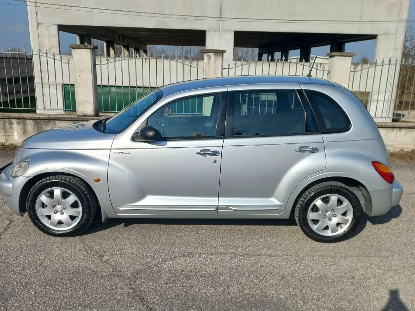 Chrysler PT Cruiser 1.6 Touring Plateado - 1