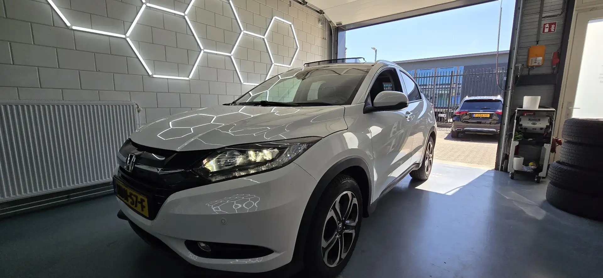 Honda HR-V 1.5 i-VTEC Executive Fehér - 1