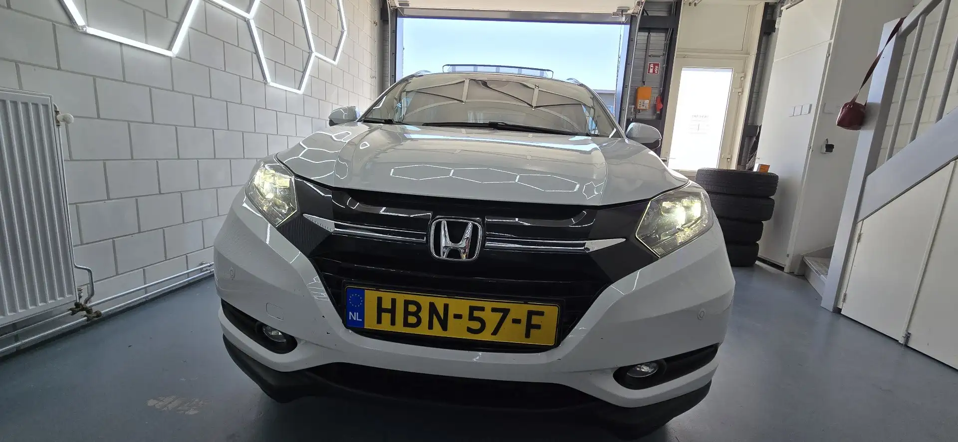 Honda HR-V 1.5 i-VTEC Executive Fehér - 2