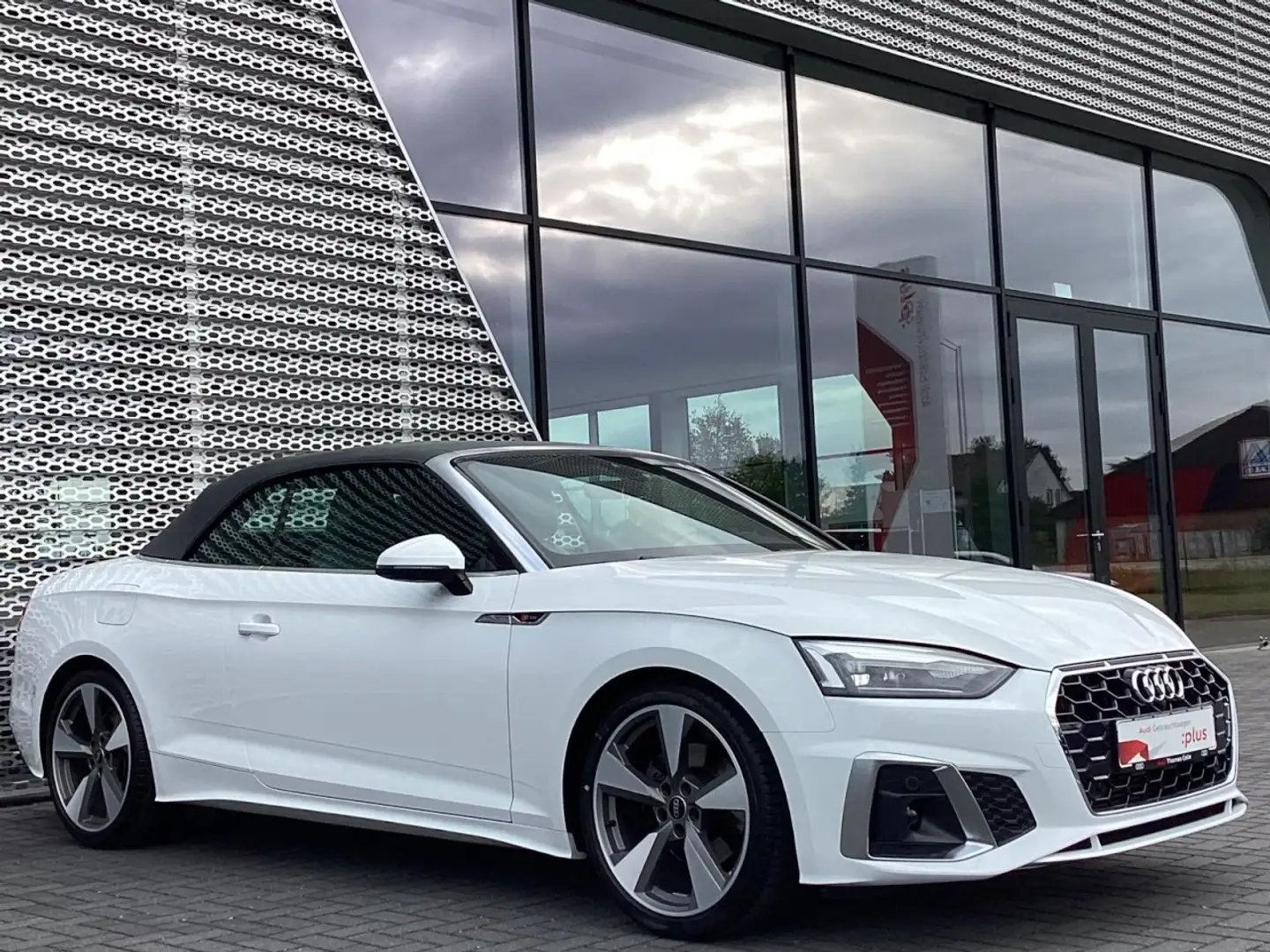 Audi A5 Cabriolet 35 TFSI S tronic S Line LED Navi RKamera Grau - 2