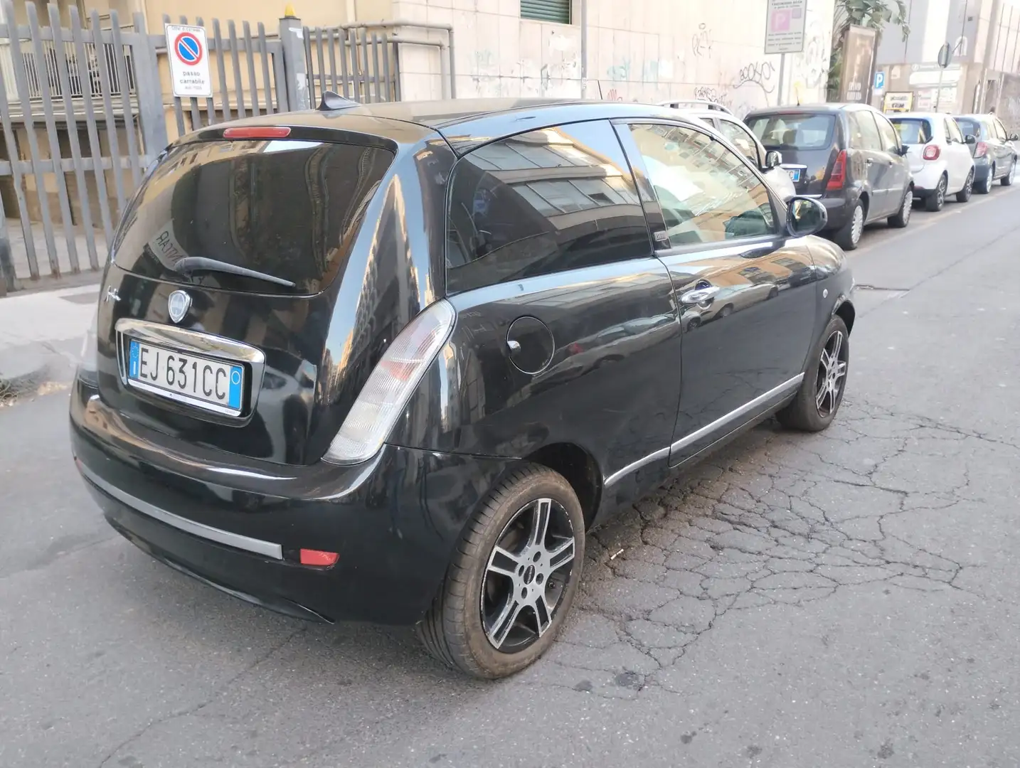 Lancia Ypsilon Ypsilon 1.3 mjt 16v Diva E5 Nero - 2