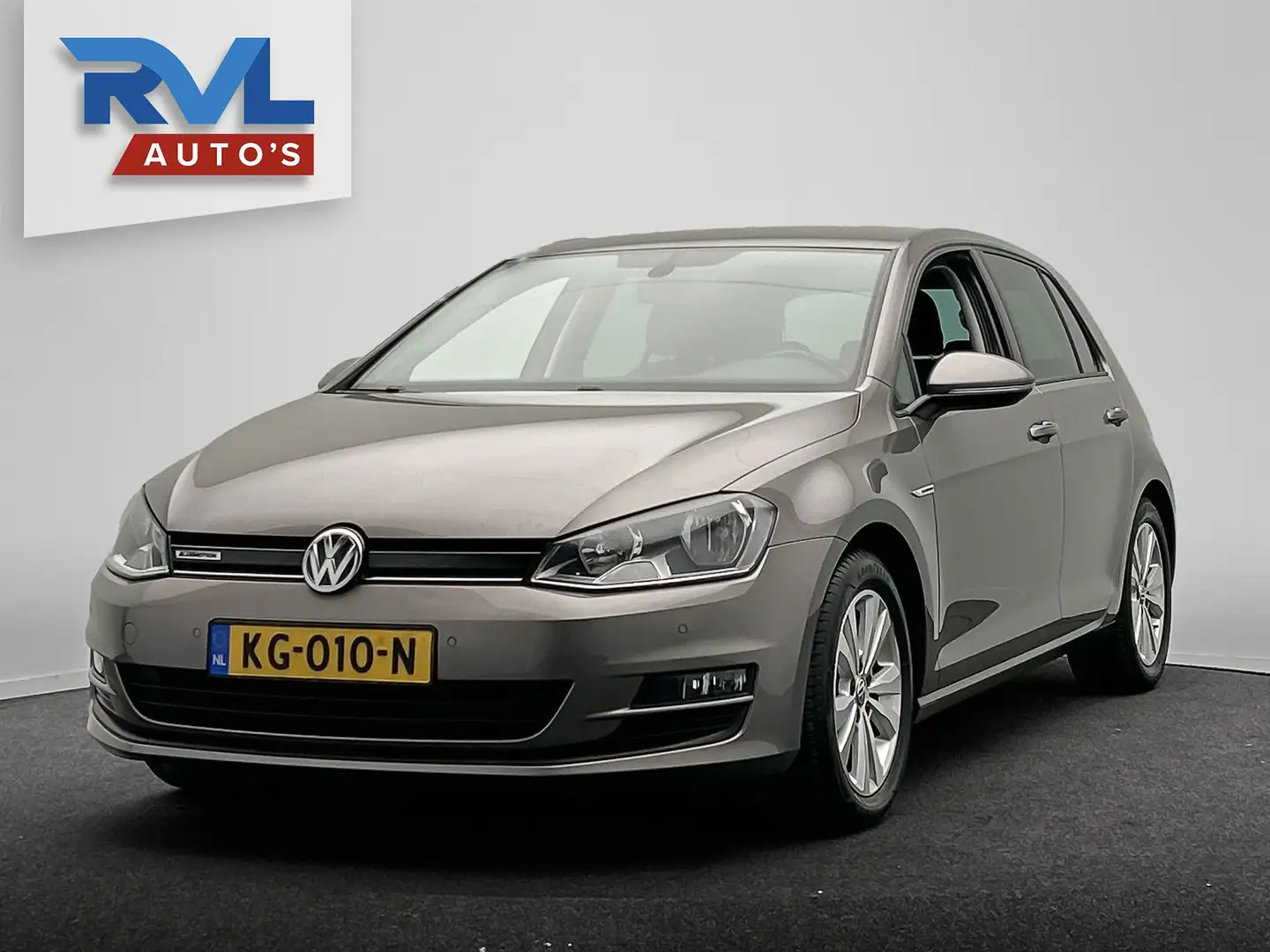 Volkswagen Golf 1.0 TSI Connected Series | Origineel NL | PDC | Tr Grijs - 1