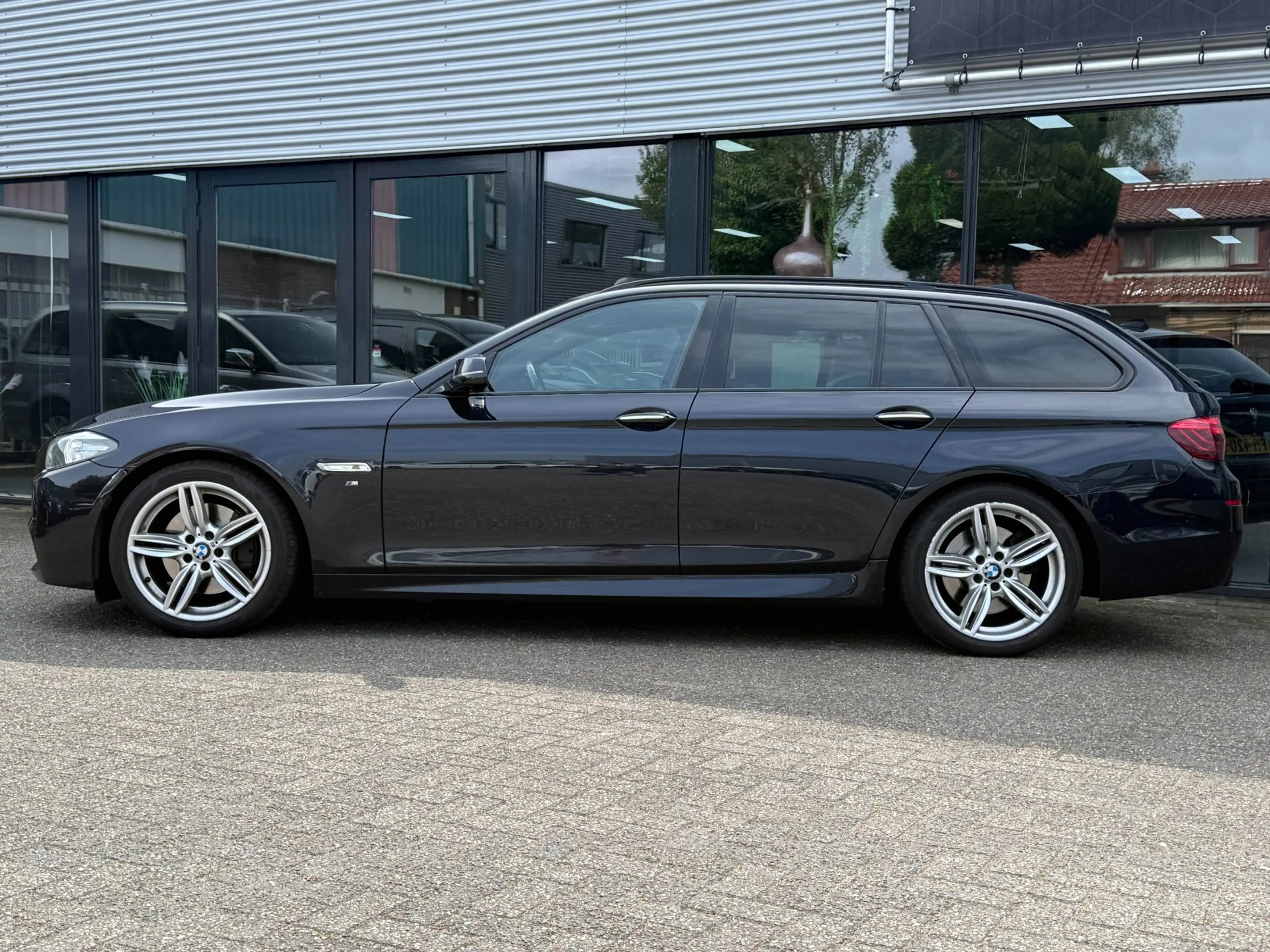 BMW 535 5-serie Touring 535xd High Executive M-PAKKET/PANO — photo 3