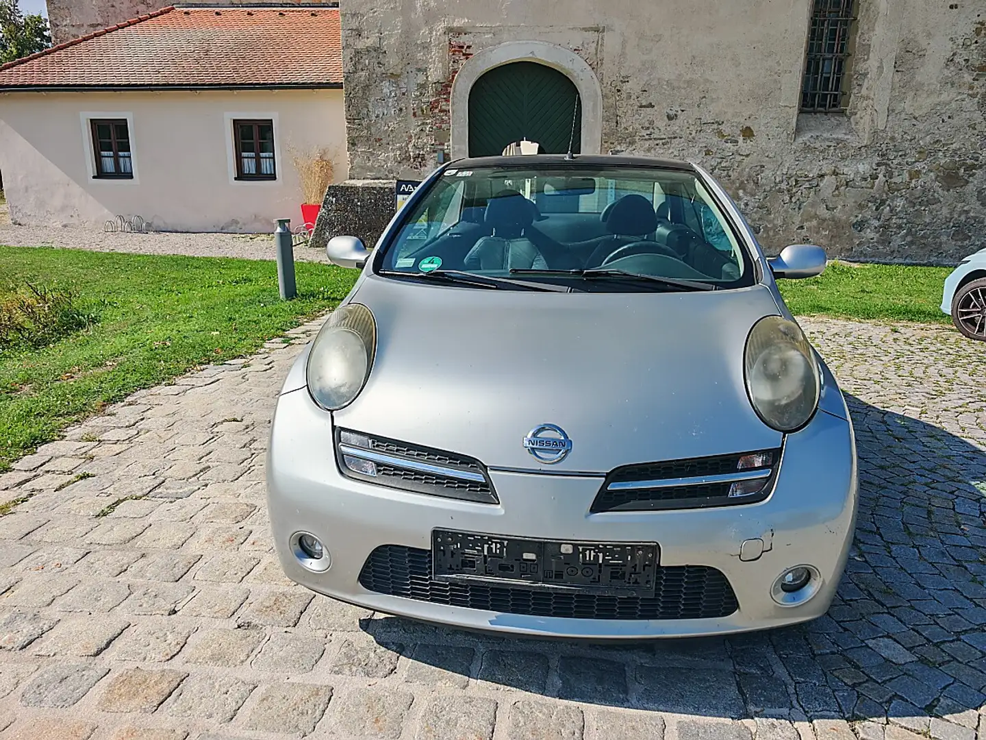 Nissan Micra C+C 1,6 Active Luxury Cabrio Grau - 1
