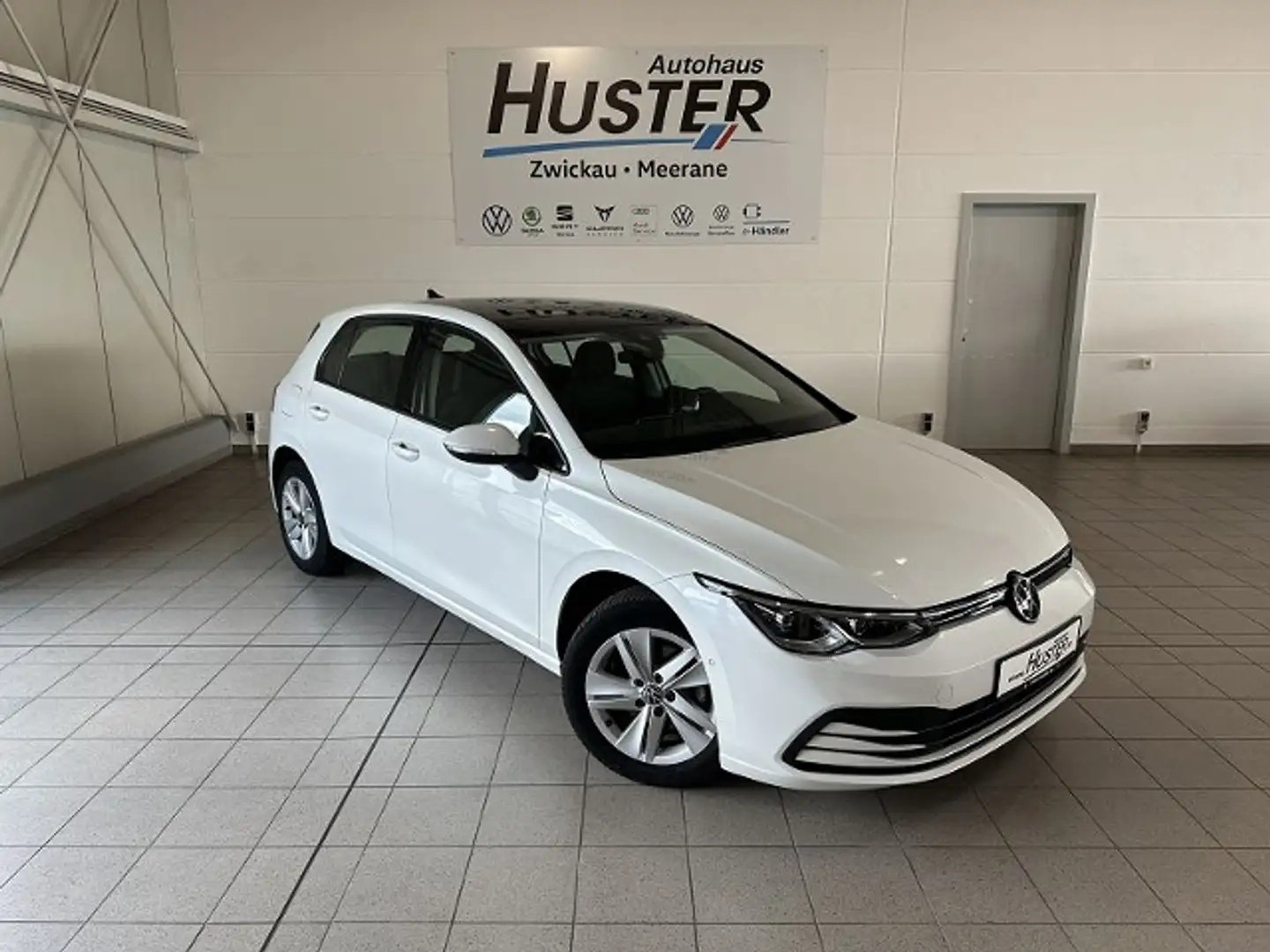 Volkswagen Golf VIII Life 1.5 TSI *STHZ,PANORAMA,ACC* Weiß - 2