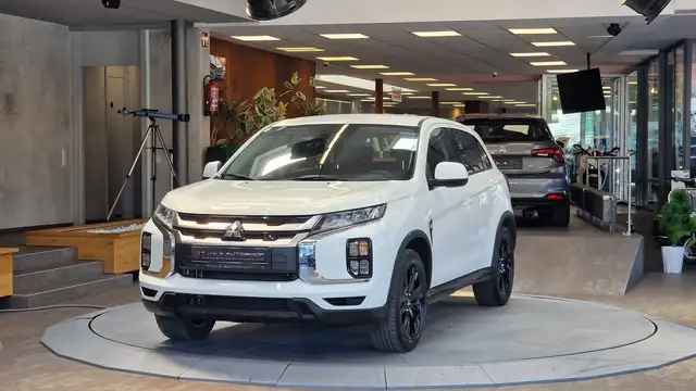 Mitsubishi ASX 2.0 Mivec CVT 4WD 1-Hand Aut. *AHK*LED*Sportitze*