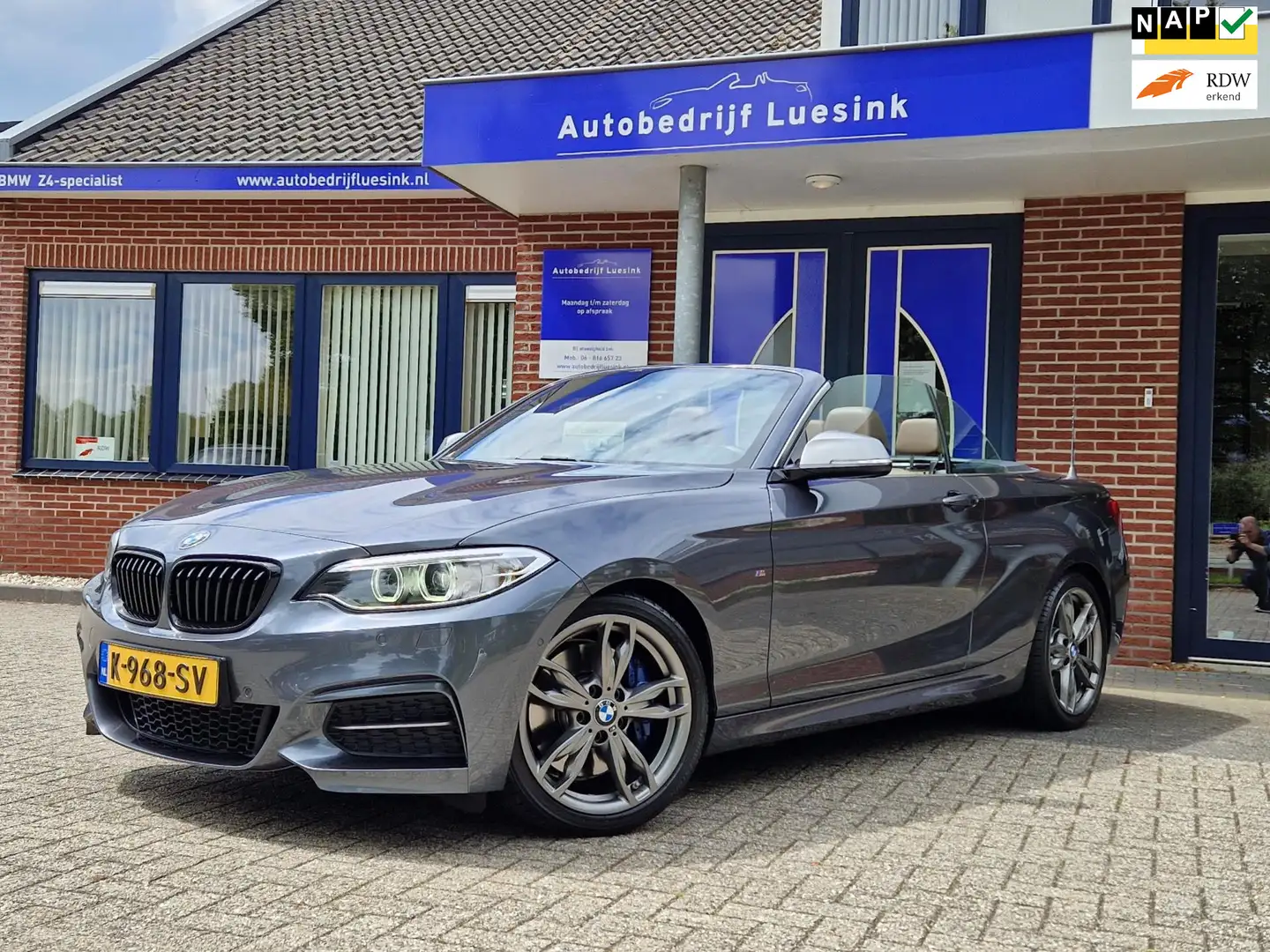 BMW 240 2-serie Cabrio M240i High Executive M-Sport Stuurw Grijs - 1