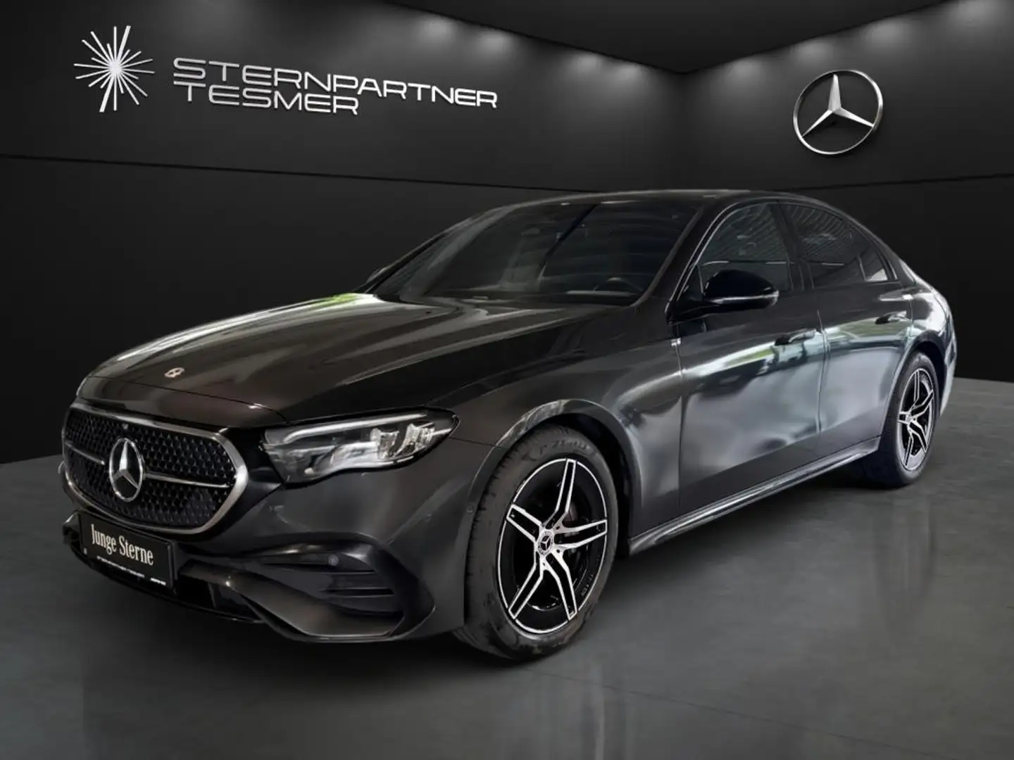 Mercedes-Benz E 220 d AMG - Night - Distronic - Ambiente Grau - 2