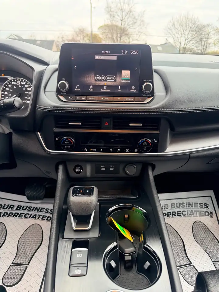 Nissan Rogue снимка Nissan Rogue