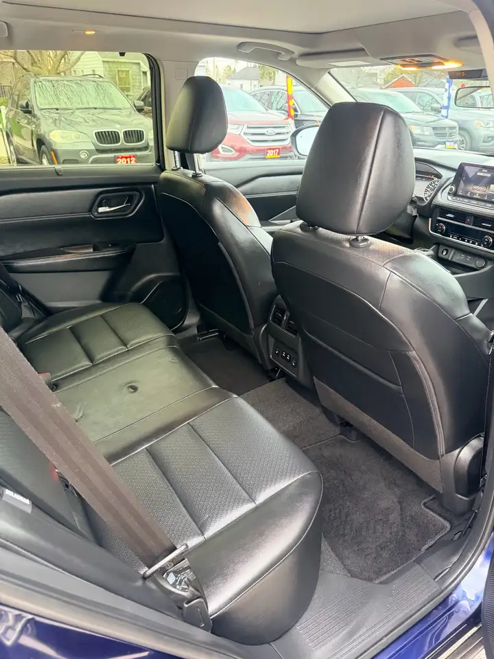 Nissan Rogue снимка Nissan Rogue