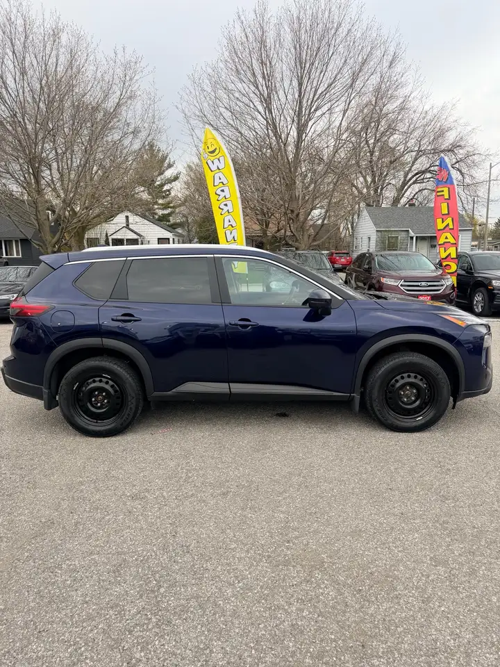 Nissan Rogue снимка Nissan Rogue