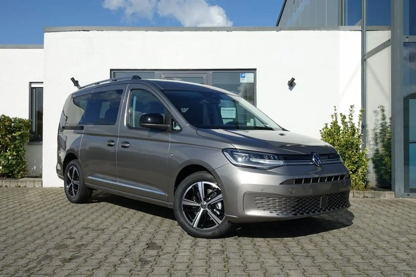 Volkswagen Caddy Maxi STYLE TDI DSG UPE: 55.510 EUR* Beige - 1