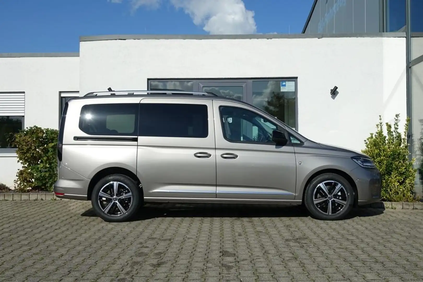 Volkswagen Caddy Maxi STYLE TDI DSG UPE: 55.510 EUR* Beige - 2