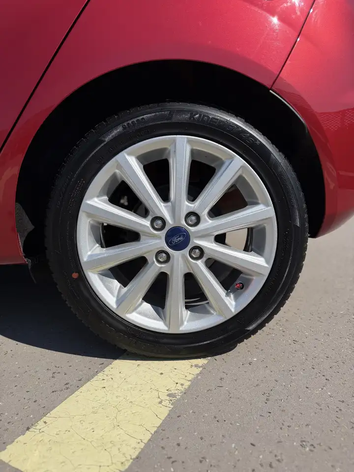 Ford Fiesta 5 portes — photo 8