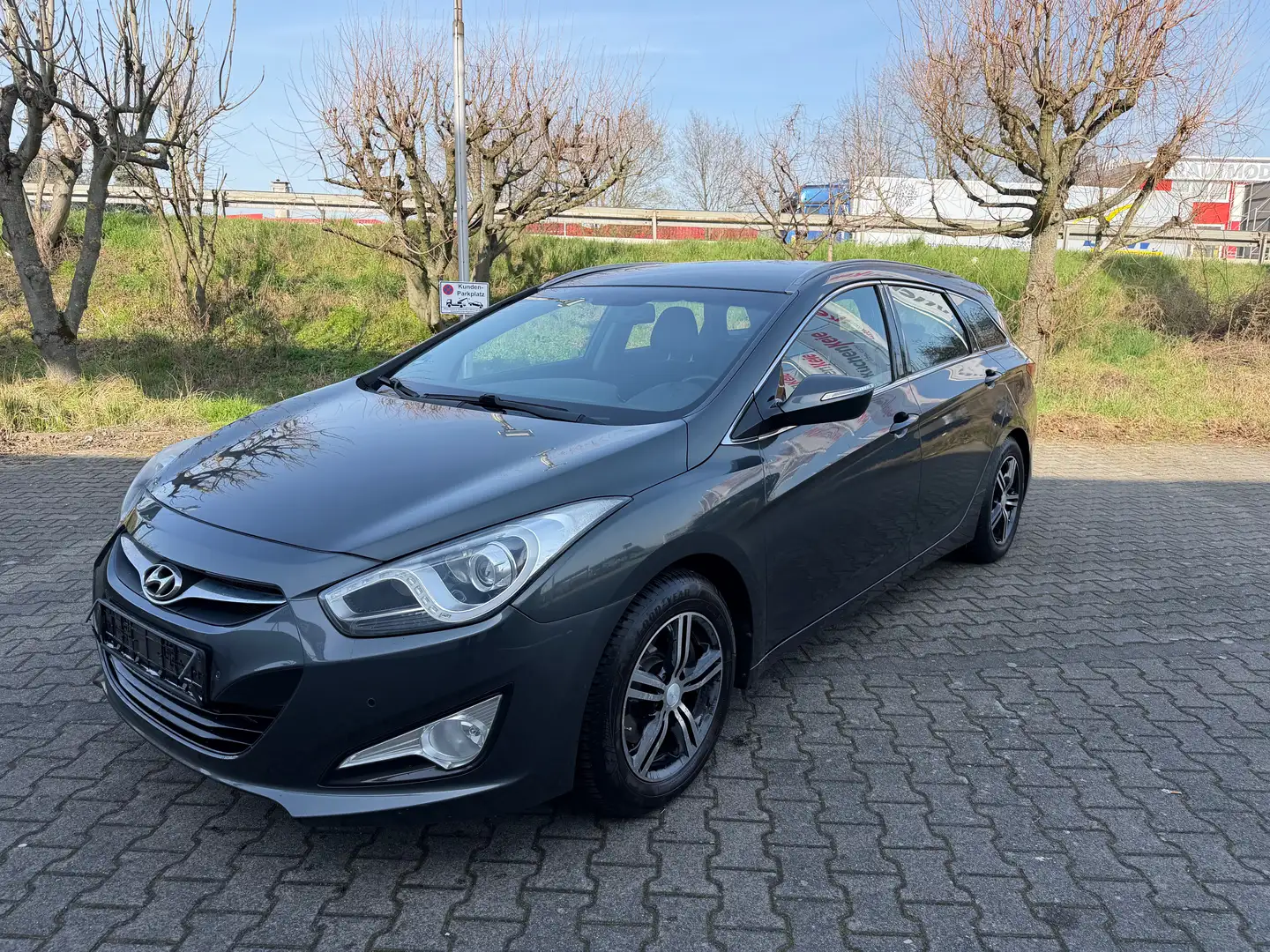 Hyundai i40 Comfort Grau - 1