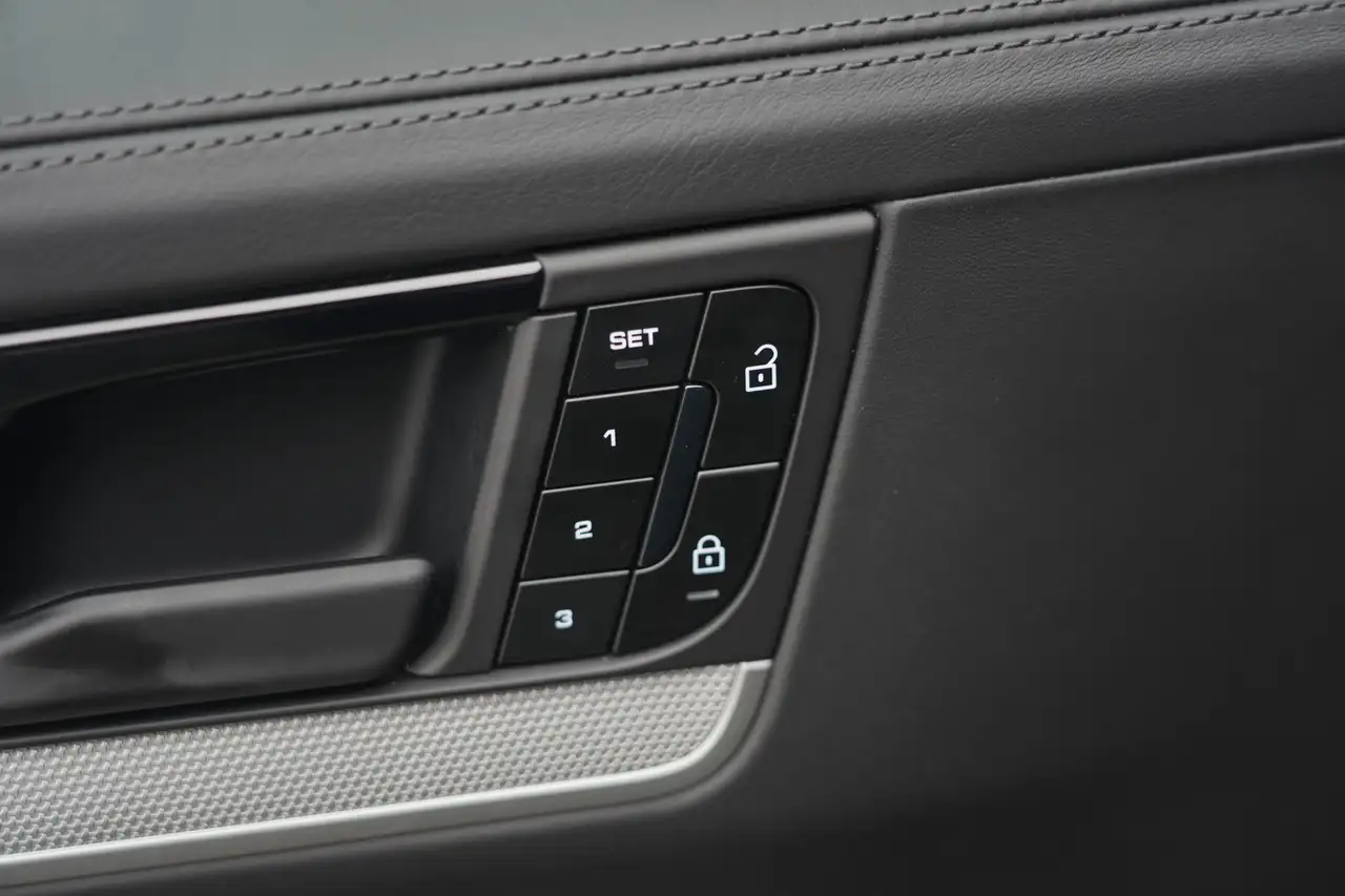 Porsche Cayenne Coupé 3.0 S E-Hybrid 520PK Pano SportChrono, миниатюра 25