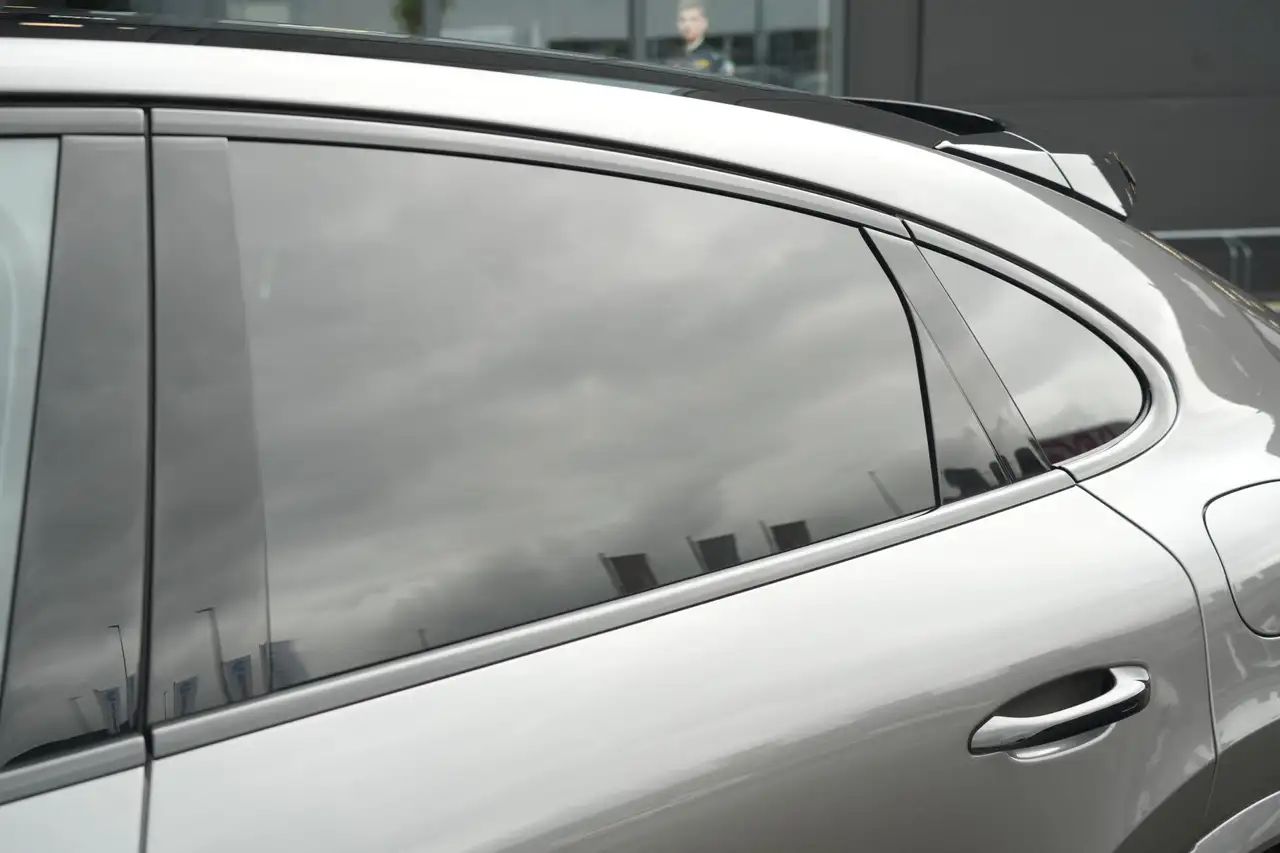 Porsche Cayenne Coupé 3.0 S E-Hybrid 520PK Pano SportChrono, миниатюра 28