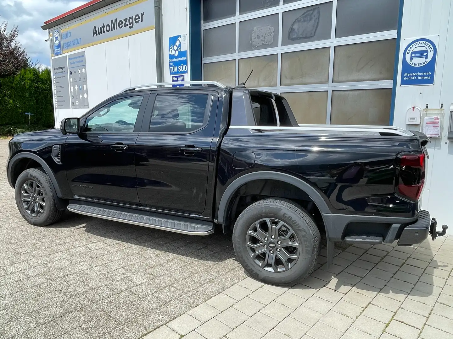 Ford Ranger Wildtrak e-4WD Doppelkabine Schwarz - 2