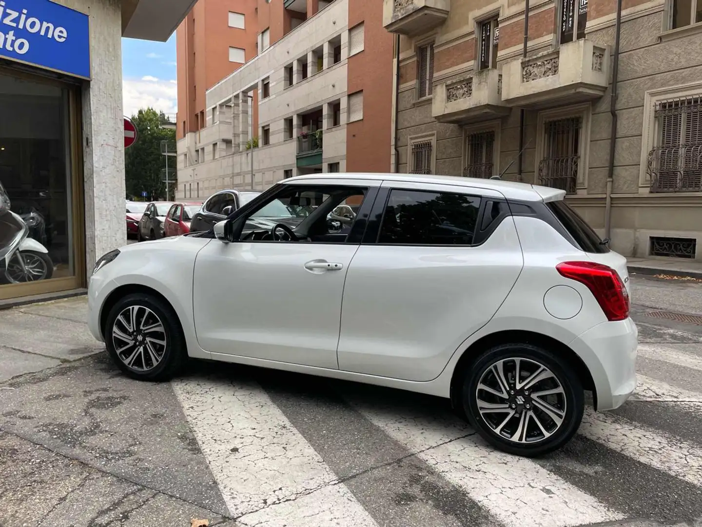 Suzuki Swift 1.2 Hybrid Top Weiß - 2