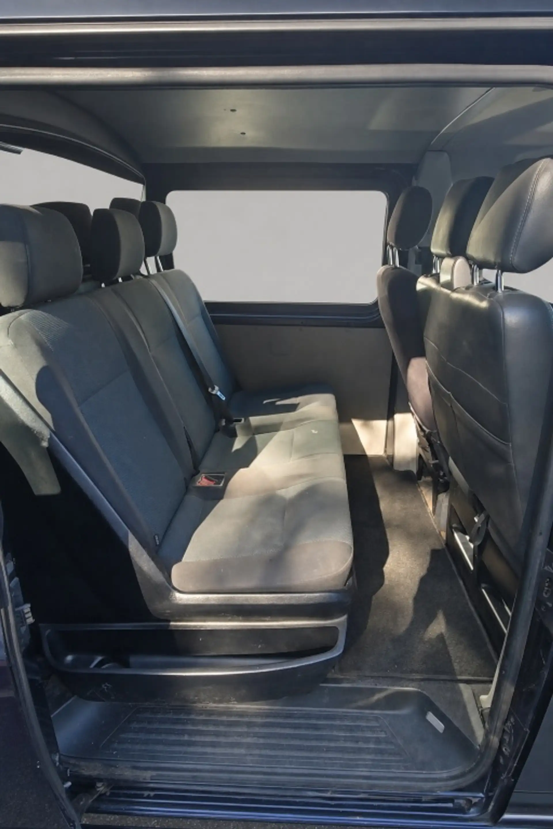 Volkswagen Transporter 2.0 TDI L1H1T800TrDC — photo 11
